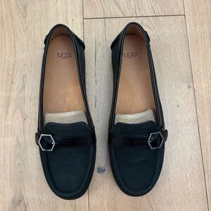 UGG Women's Black Gwyneth Flats